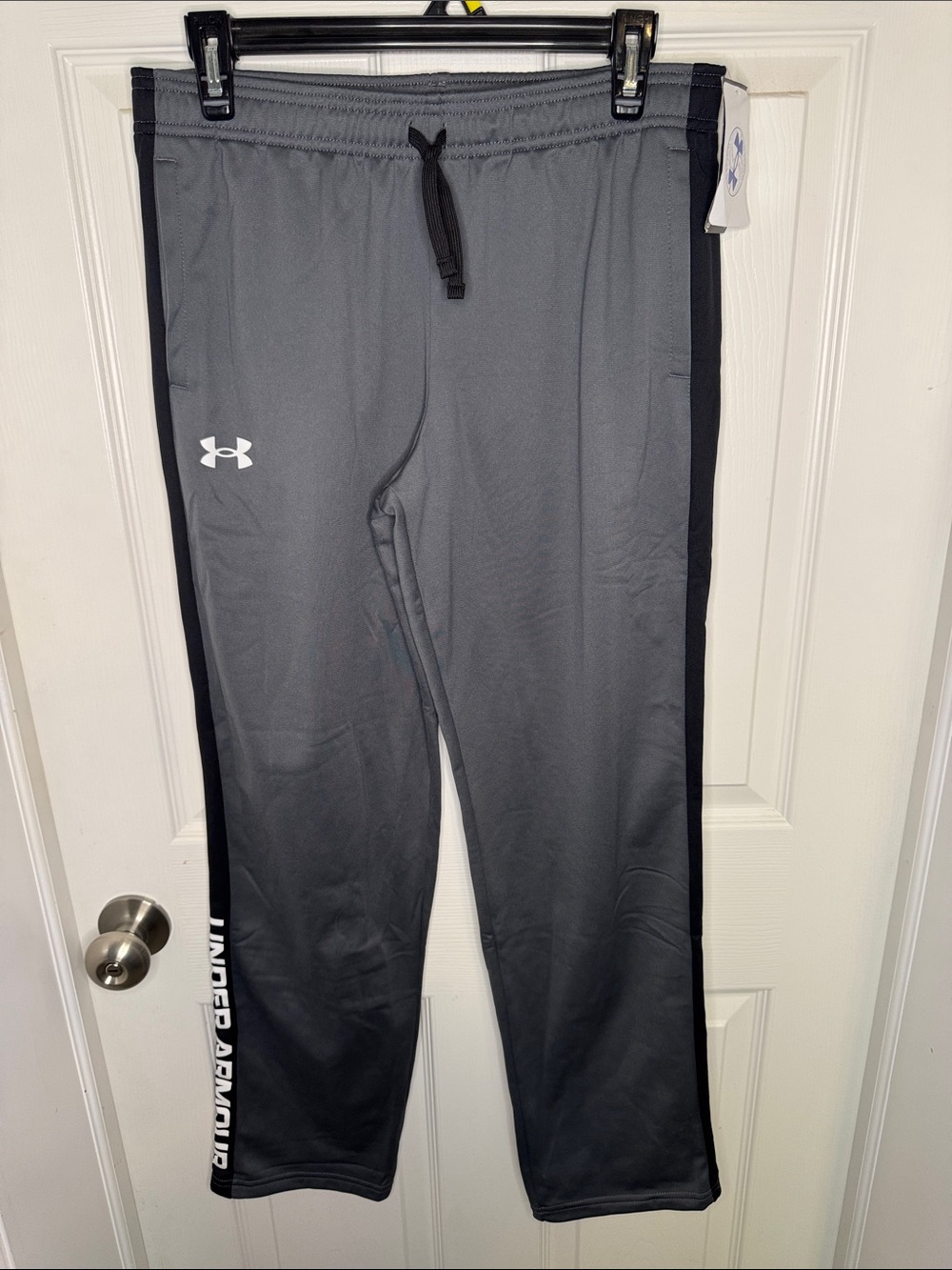 NWT Under Armour Boys Gray and Black Athletic Pants